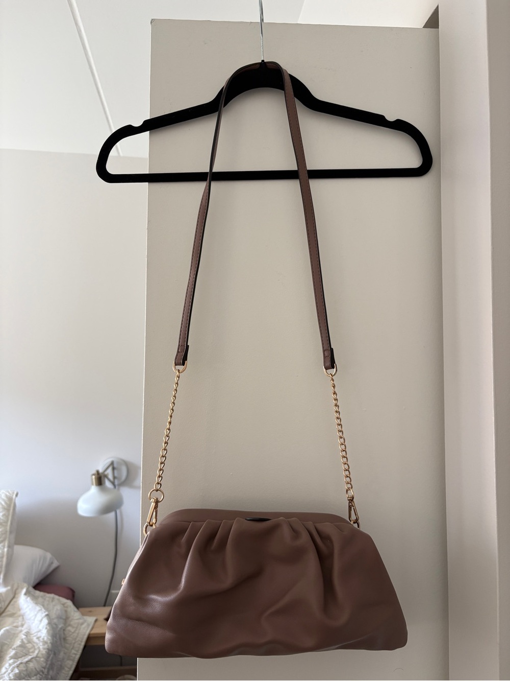 Women’s Chain Strap Shoulder Bag